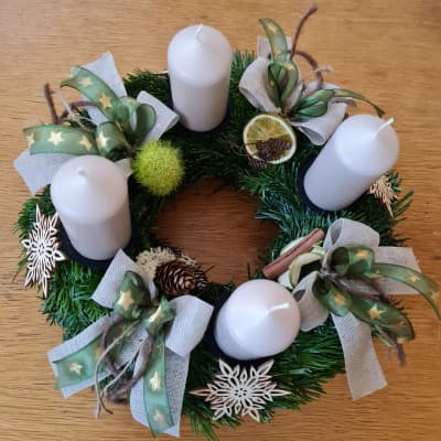 Adventkranz Kerzenfarbe warmweiß - Abholung Donnerstag 27.11. von Traubenhof Familie Österreicher