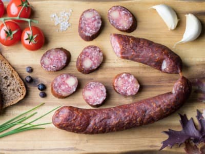 Wildrohwürstel mit Käse mit Bio-Zutaten, 180g von Venatio. Wildspezialitäten aus Jägerhand