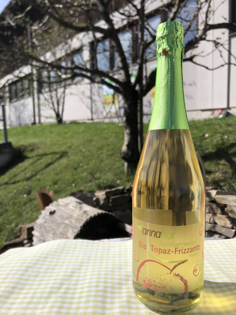 Bio-Apfelperlwein "sortenrein & fruchtig"