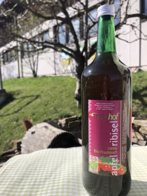 100% Bio-Fruchtsaft naturtrüb "Apfel-Ribisel" von Annahof - biologische Landwirtschaft Fam. Schabbauer
