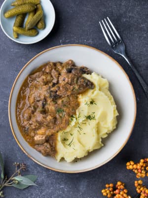 Stroganoff vom Hirsch mit Bio-Zutaten, 320g von Venatio. Wildspezialitäten aus Jägerhand