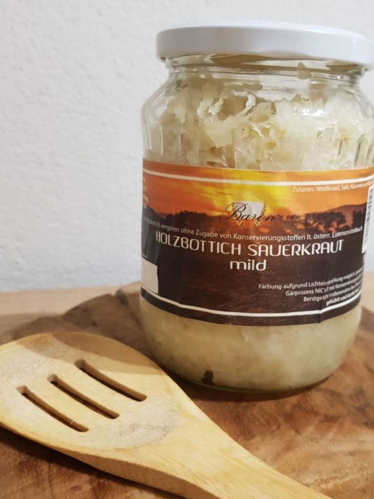 Frisches Holzbottich Sauerkraut mild